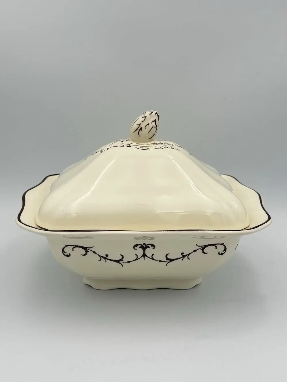 Wedgwood Queensware Queens Filigree Covered Side Dish